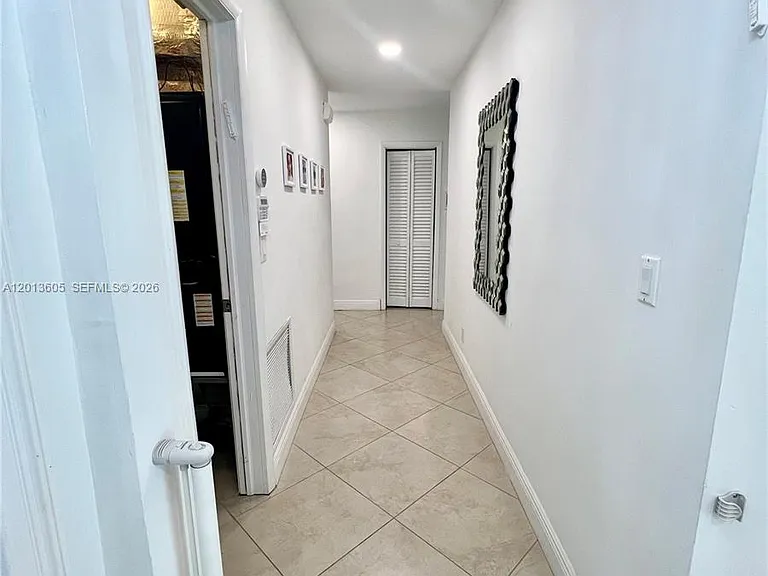 101 SW 58th Ave — Photo 17