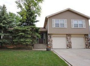 49 Mill Pond Dr, Glendale Hts, IL 60139