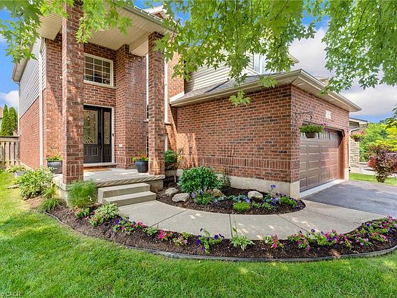 3rd image of 142 Deer Ridge Dr