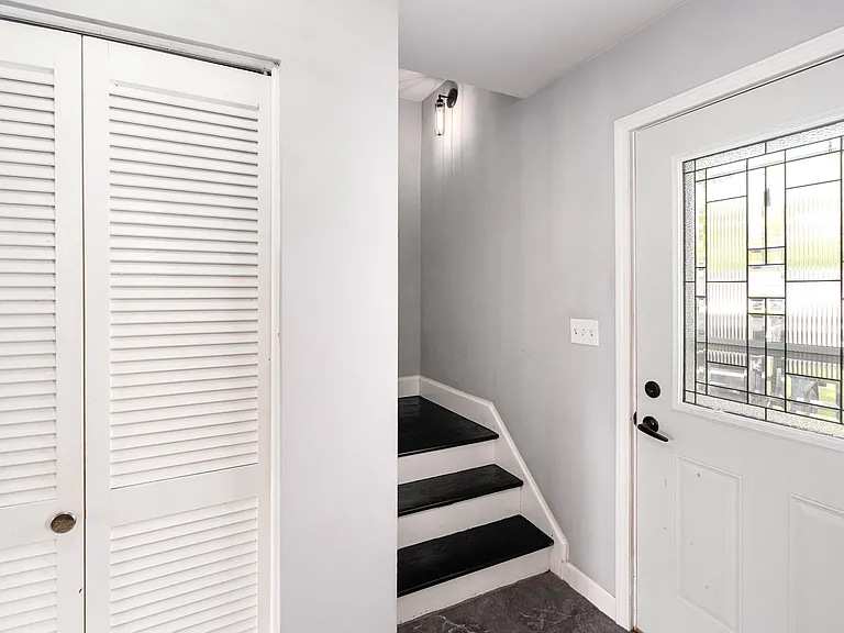 431 Kelly Cir — Photo 16