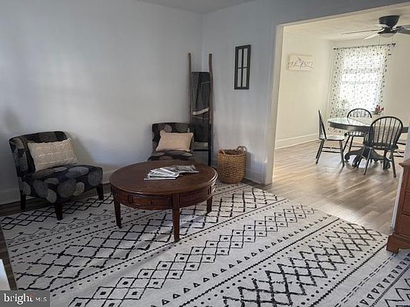 4th image of 8 Denham Ave