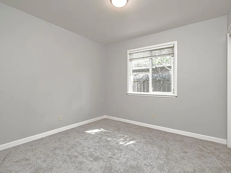543 545 547 I Street — Photo 7