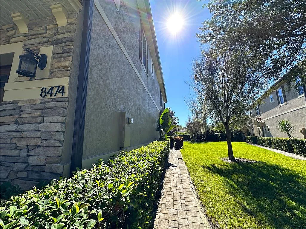 3 bed, 2.5 bath, 1779 sqft, $2,700 — Photo 2