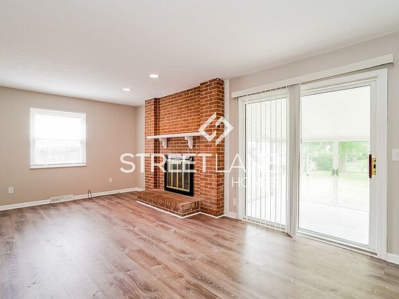 2nd image of 5266 Butternut Ct W