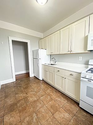 1st image of 2924 21st Ave APT 6B