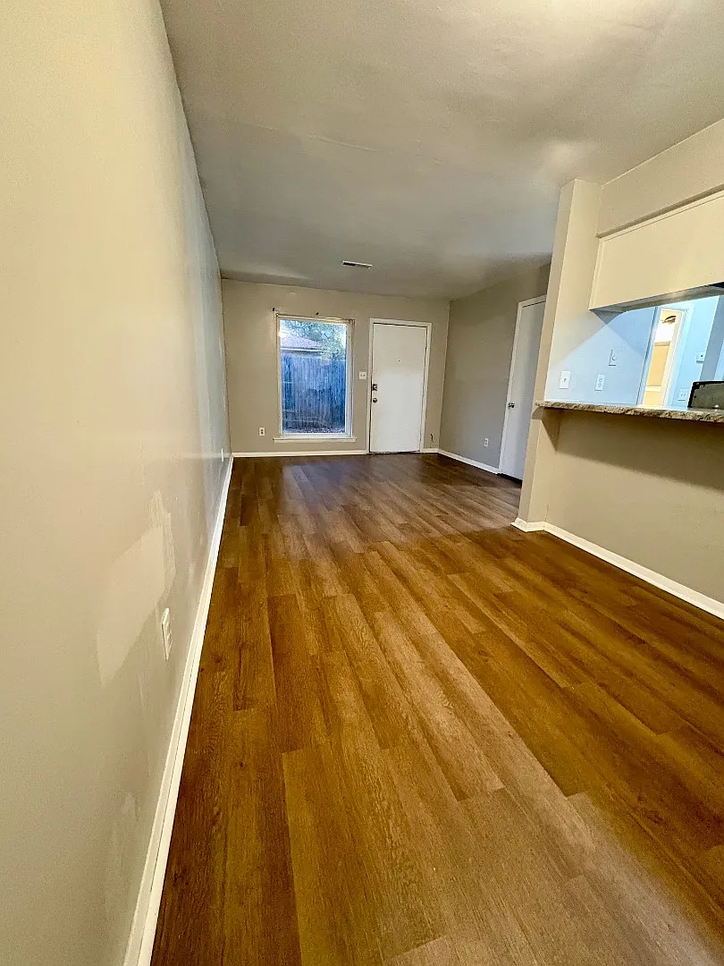 3615 McVay St SW - 3615 McVay B — Photo 4