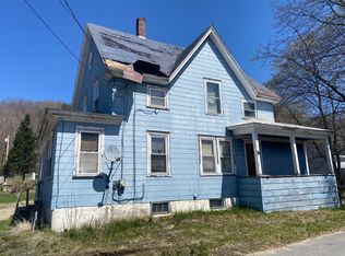 32 Meadow St, Mexico, ME 04257