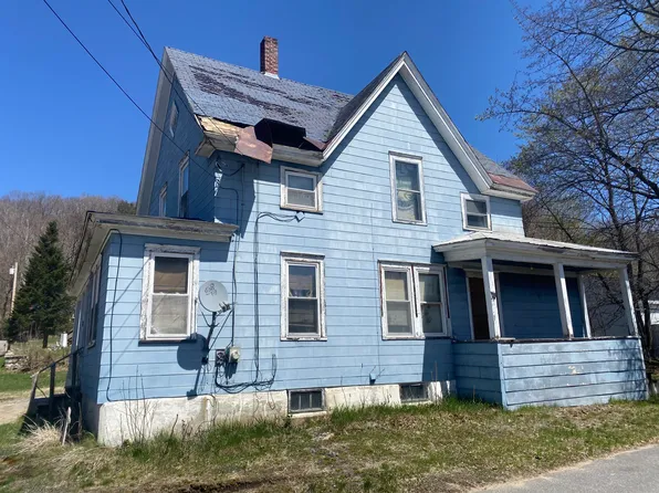 32 Meadow Street, Mexico, ME 04257