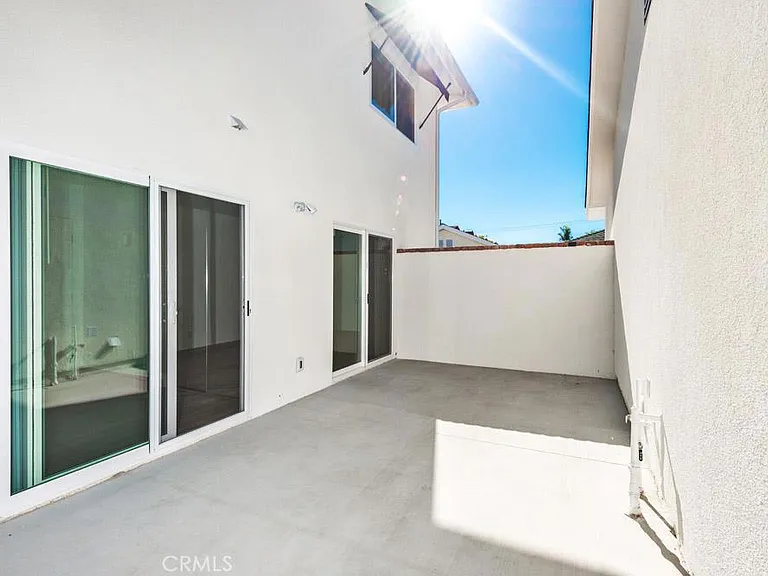 555 N Olive St #A — Photo 8