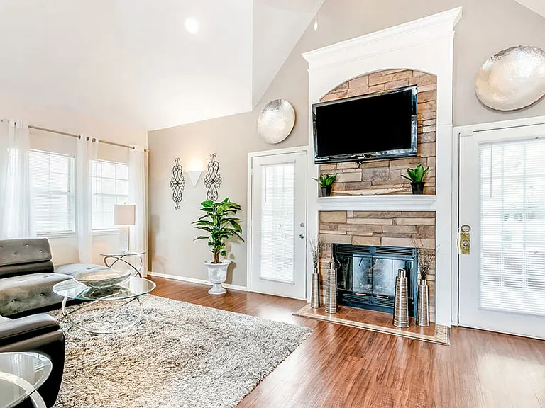 Landmark at Wynton Pointe Apartment Homes — Photo 34