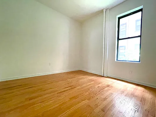 Rented by R New York | media 30