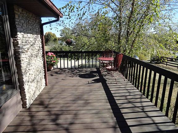 4th image of 1245 W Church Ln