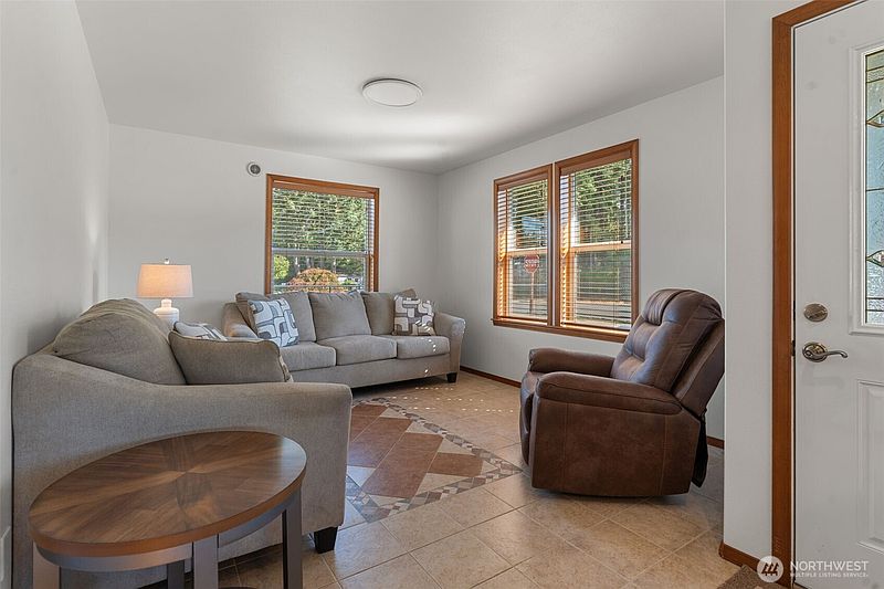 3rd image of 1204 W Birch Street