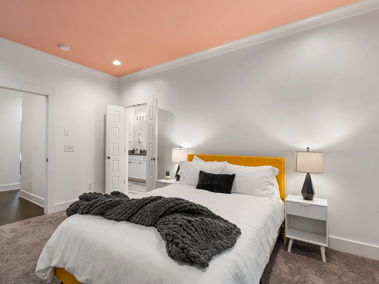 4 bed, 1850 sqft, $1,300 — Photo 2
