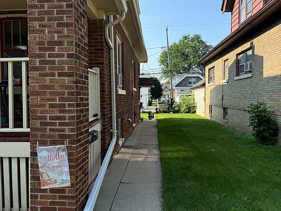 5th image of 3946 E Edgerton Ave #A