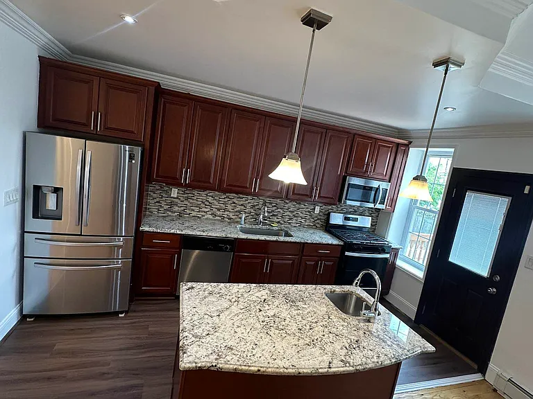 1727 E 93rd St #2 — Photo 4