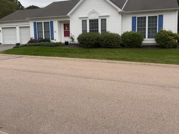 26 Beechwood Drive, Waterford, CT 06385