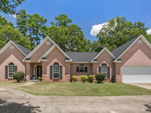 115 Walden Pond Rd, Headland, AL 36345