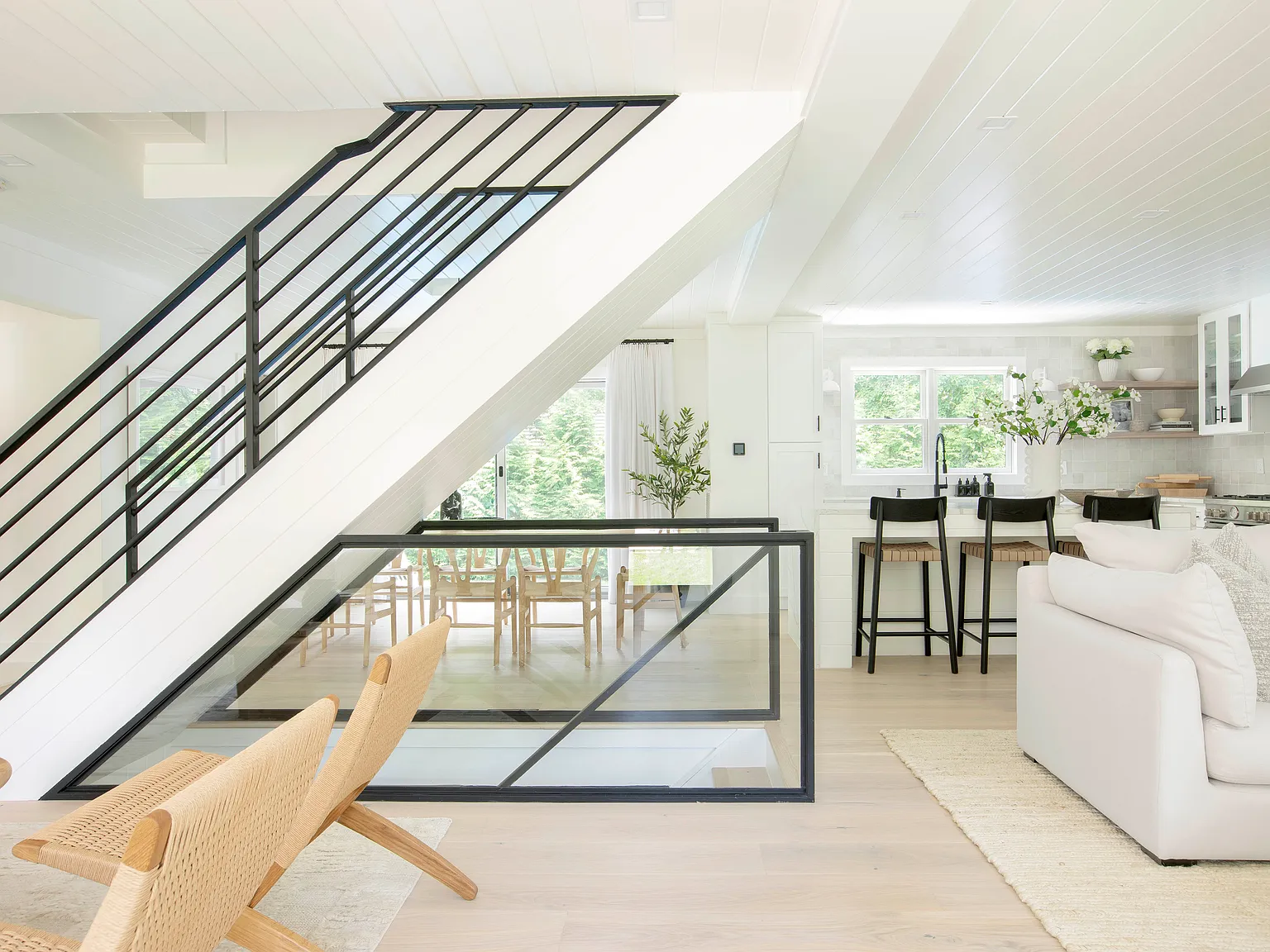 Recently Renovated in Southampton Cove — Photo 3