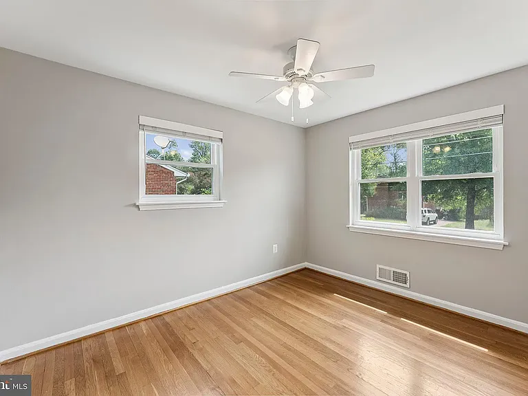 109 Falls Ave — Photo 9