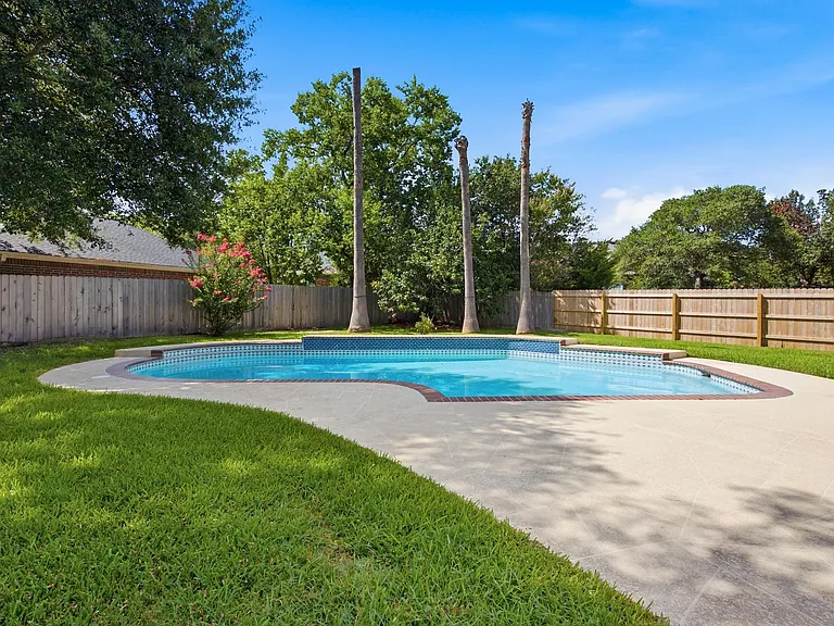 905 Winged Foot Dr — Photo 48