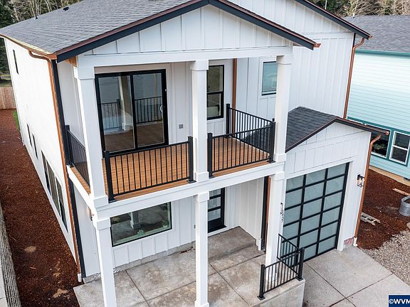 4th image of 1437 NE Lake Dr