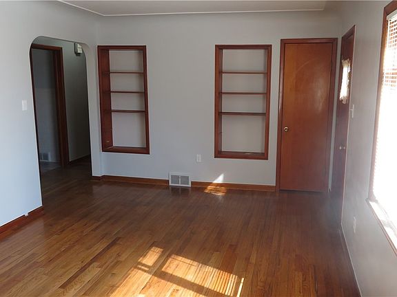 4th image of 86 Palestine Ave