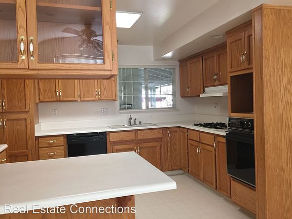 3rd image of 859 Alderbrook Ln