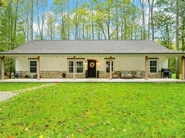 4724 Covered Bridge Rd, Nashville, IN 47448