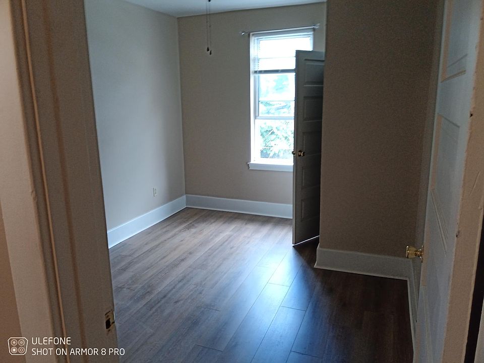 Rear bedroom