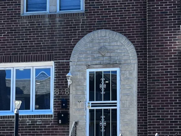 848 Carver St, Philadelphia, PA 19124