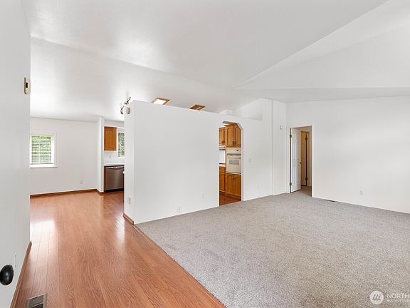3rd image of 8502 208th Avenue Ct E