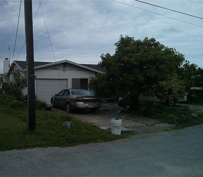 2nd image of 13821 Plumosa Ave