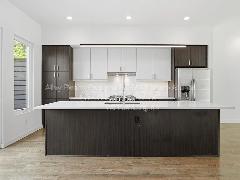1463 La France St NE #8 — Photo 11