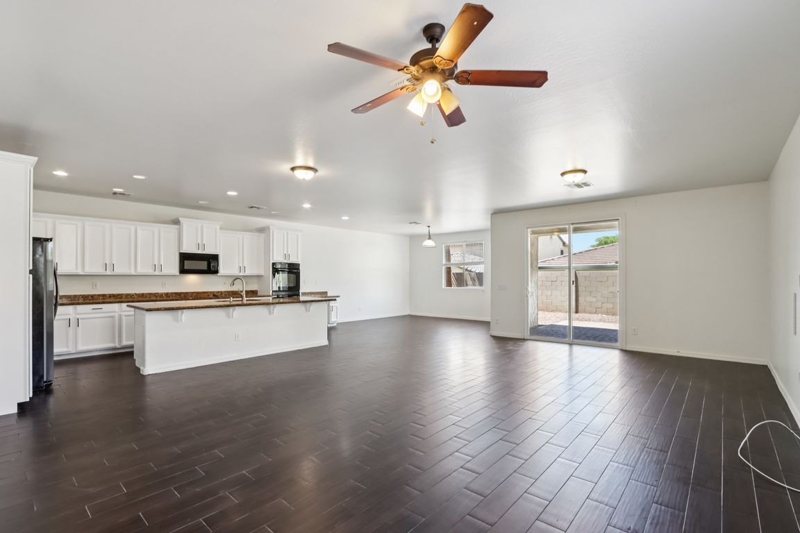 N Riley Rd-1406-012.jpg