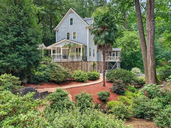 1875 Meredith Dr NW, Atlanta, GA 30318