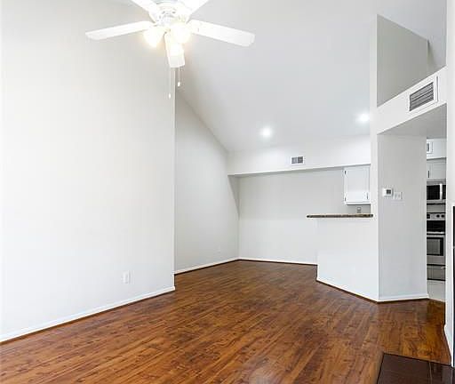 3rd image of 2121 El Paseo St APT 1202