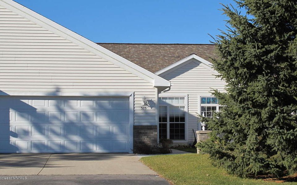 1st image of 515 Pine Cone Dr