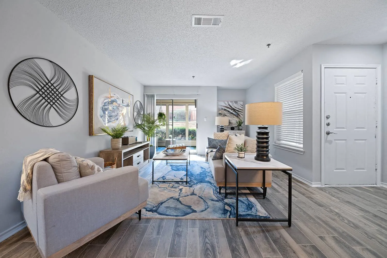 Somerset Apartments — Photo 4