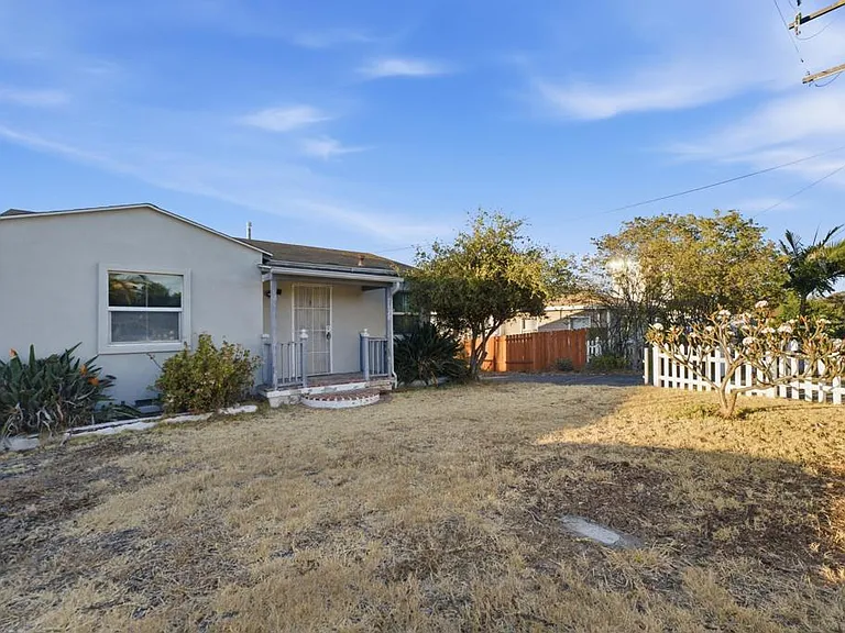 7620 Saranac Ave — Photo 25