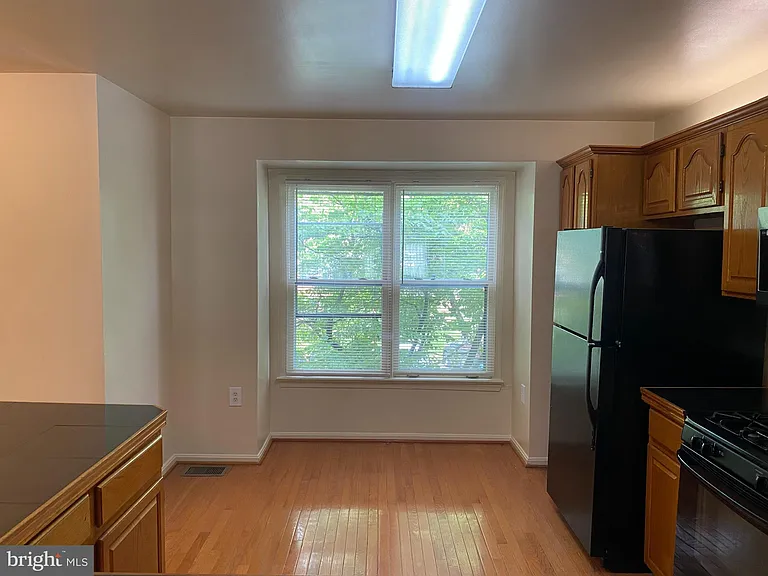 5623 Gresham Ln — Photo 14
