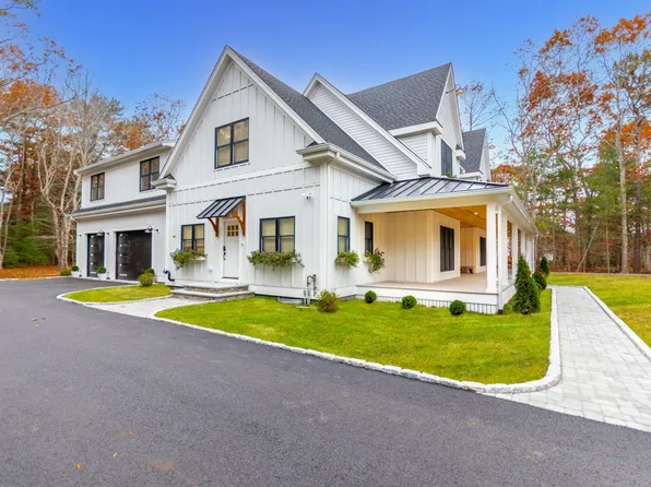 5 Lighthouse Lane, Forestdale, MA 02644