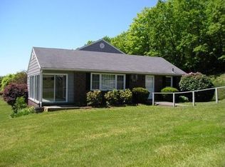 72 Old Farms Ln, New Milford, CT 06776