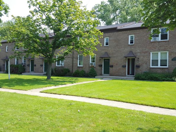 25 Denrose Dr APT 4