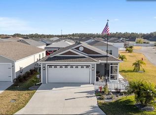 876 Conroe St, Okahumpka, FL 34762