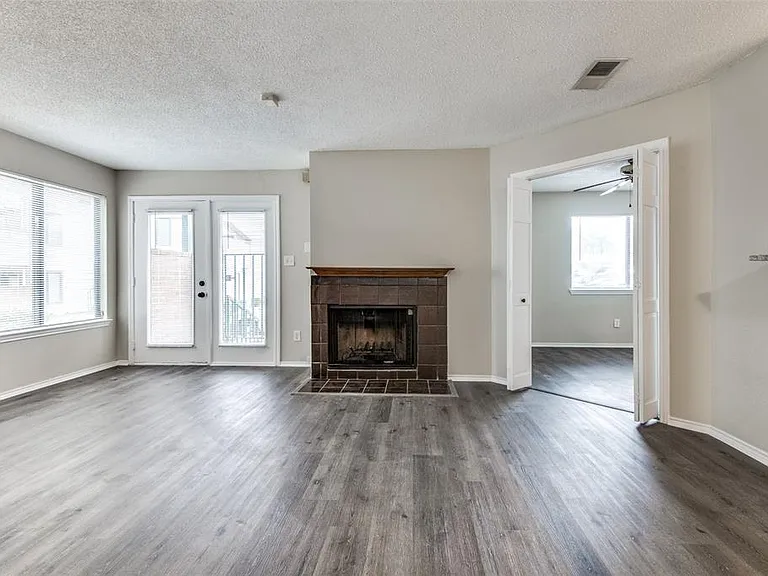 2300 Balsam Dr #G110 — Photo 4