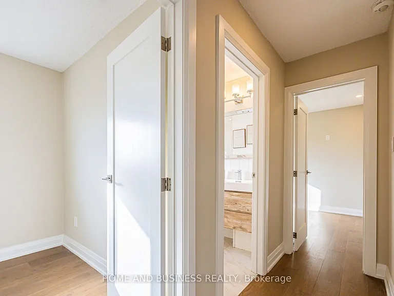 1326 Meredith Ave — Photo 14