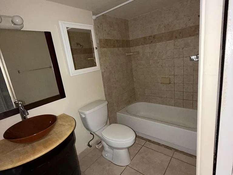 50 SE 12th St #1520 — Photo 9