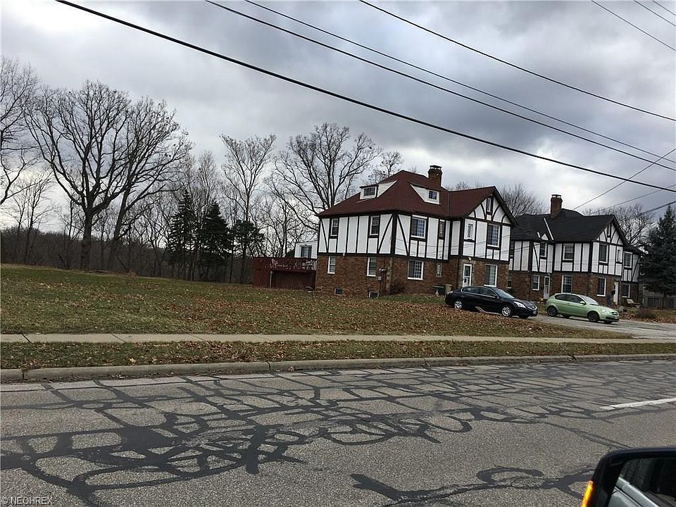 1st image of 18613 Hilliard Blvd