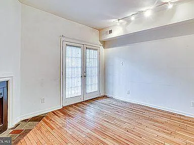 1118 C St NE #3 — Photo 7